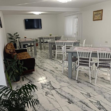 Pensiunea Ileana Novaci-Străini Exteriör bild