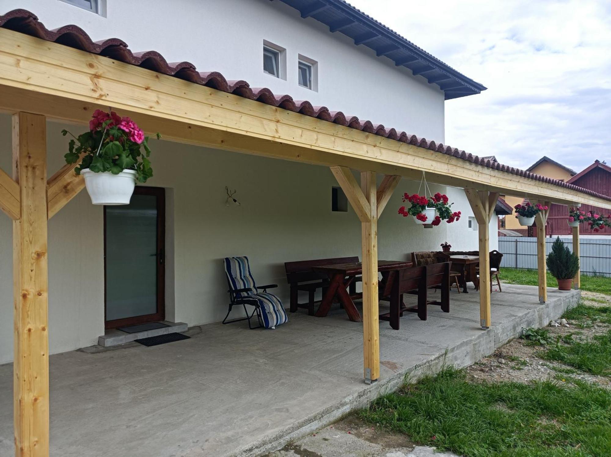Pensiunea Ileana Novaci-Străini Exteriör bild